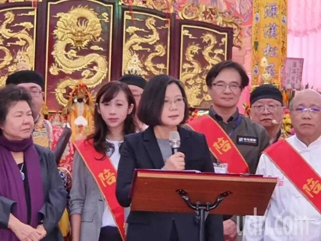 疫情当前蔡英文拜妈祖祈福消灾 台媒给她提个醒