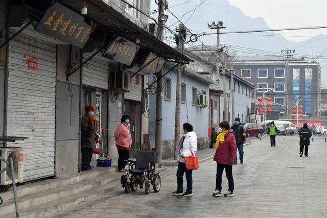 三色出入证 购物送上门 京西陇驾庄村“防疫记”｜组图