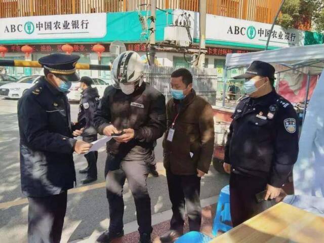 “我们要留下来和宁波人民一起抗击疫情！”