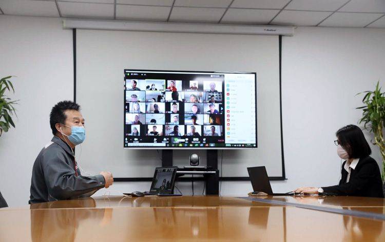 佳能医疗系统（中国）有限公司通过直播为员工进行线上培训。