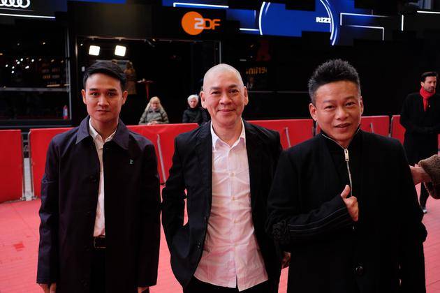 世界首映前红地毯，演员亚侬弘尚希(左起)、导演蔡明亮、演员李康生