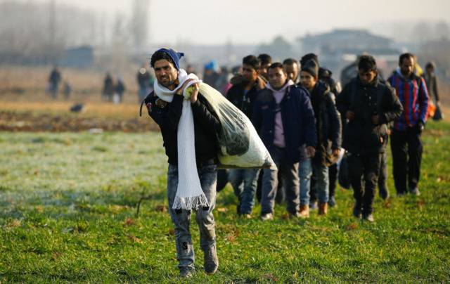 土耳其内政部长：超7万名难民离开土耳其前往欧洲