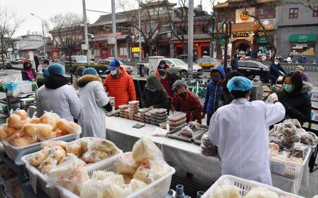 走访疫情下的餐饮企业，老字号出摊外卖成主业