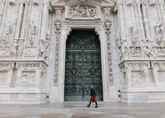 ▲当地时间3月1日，米兰大教堂仍然关闭不对公众开放。图据《纽约时报》