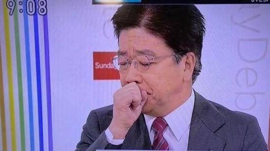 加藤在节目中咳嗽。/NHK视频截图