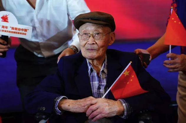2019年，99高龄的李季老师参加上影演员剧团重阳节敬老活动