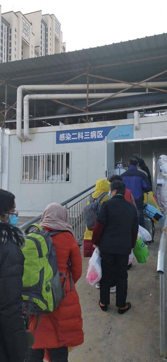 △初入雷神山医院