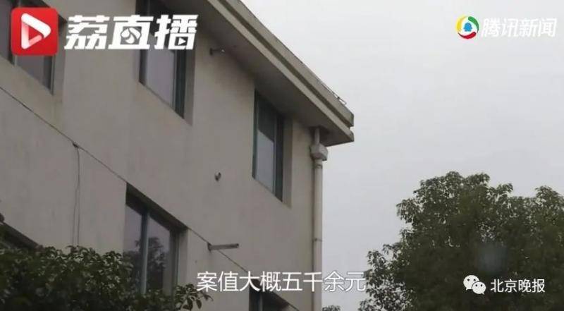 “疫”外收获？一男子因脸大戴不全口罩，民警好心提醒却发现是逃犯