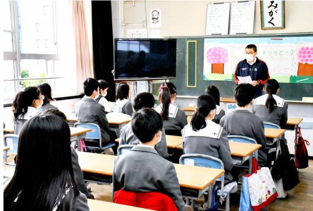 日本爱媛县一小学紧急停课前的最后一节课（爱媛新闻）