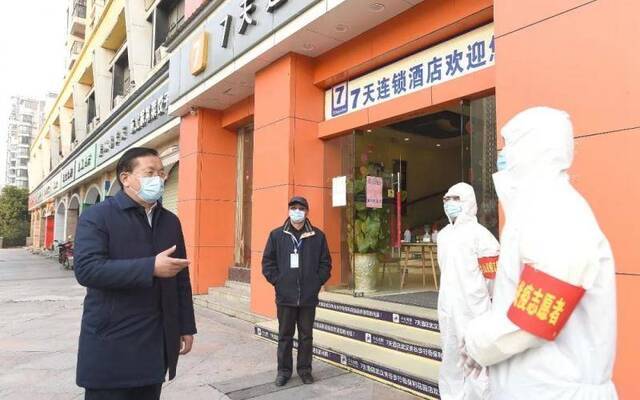 武汉书记王忠林：对于滞汉外地人员的诉求千万别推来推去