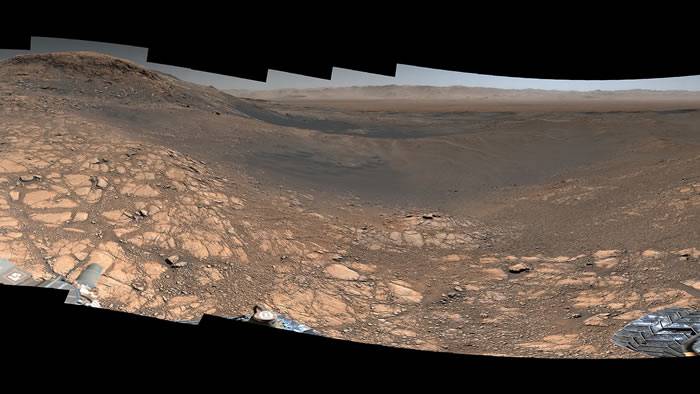 美国宇航局发布18亿像素火星全景图由好奇号火星车拍摄的超过1000张图像制成