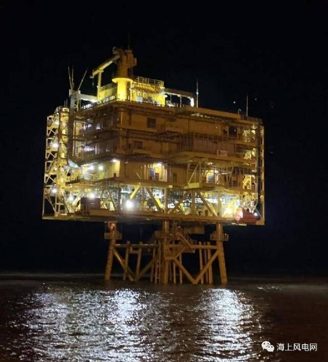 滨海南H3项目海上升压站顺利完成吊装