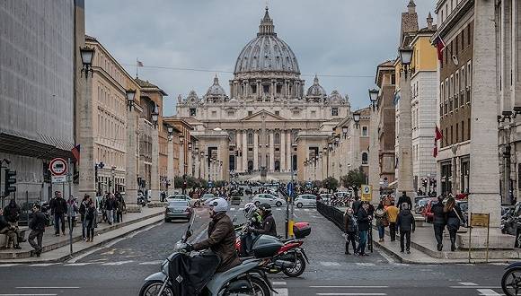 梵蒂冈圣彼得广场前。图片来源：pixabay