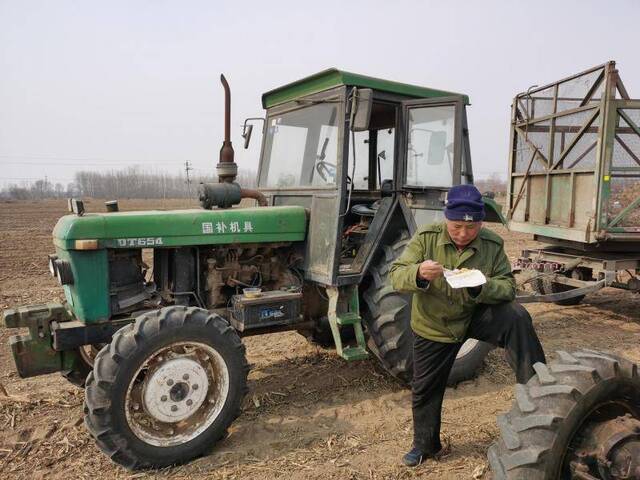 理地备耕，京郊农民忙起来