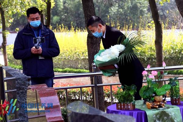 距离隔不断亲情 南京雨花功德园推出5G可视网上“云祭扫”