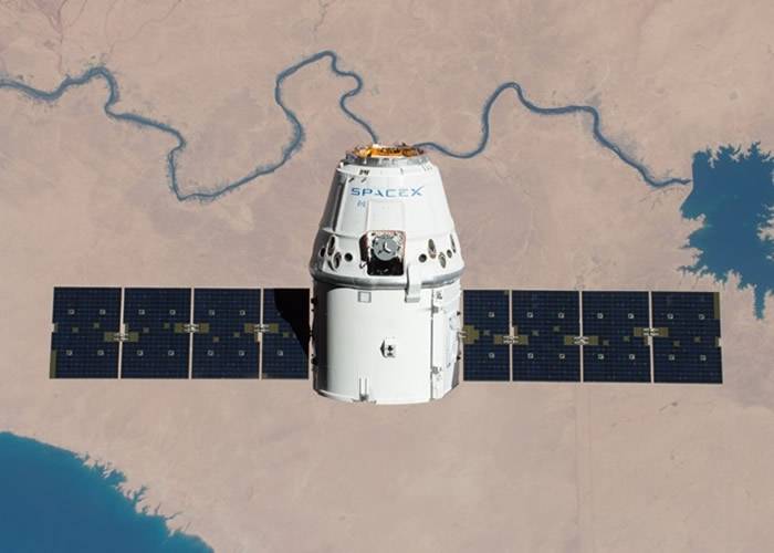 SpaceX“龙”飞船载糖果抵国际空间站完成第20次补给任务