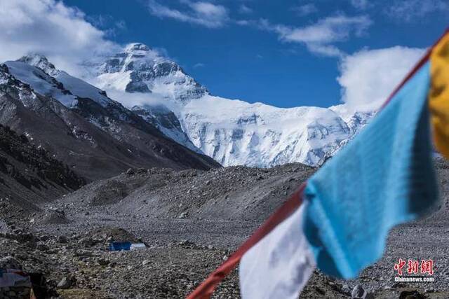 图为喜马拉雅山脉主峰世界最高峰珠穆朗玛峰。何蓬磊摄