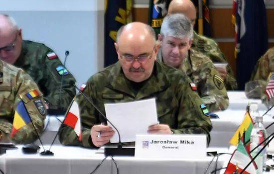 波兰武装部队总司令雅罗斯瓦夫·米卡