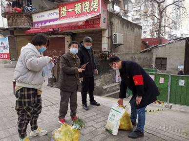 疾风吹劲草，患难见真情