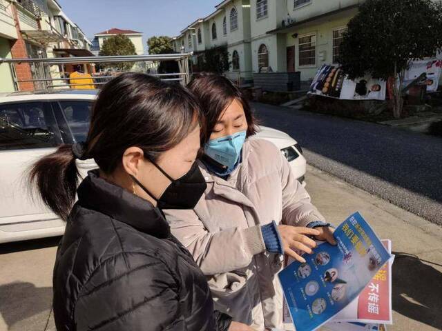 他们穿行沪郊，为精神病人免费送药上门