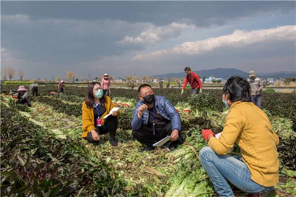 抗疫镜头丨聚力打好“双线战役”