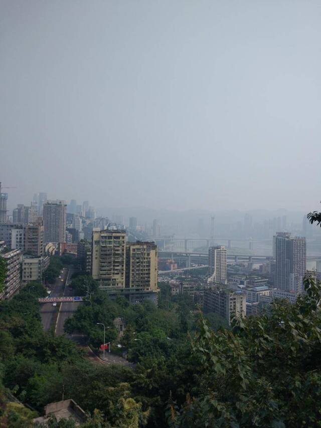 悬疑剧为啥爱去重庆拍？地貌天气只是原因之一