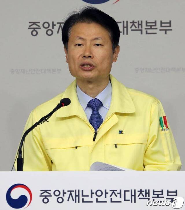 韩国保健福祉部次官金刚立