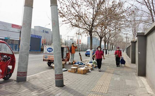 探访 北京多数小区仍未放行快递 个别尝试无接触配送