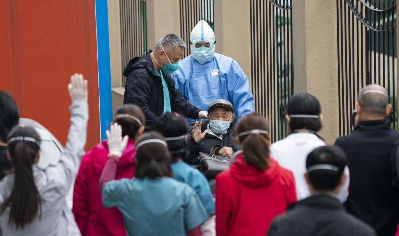 在院新冠肺炎患者数减半 北京医疗队启动病区合并