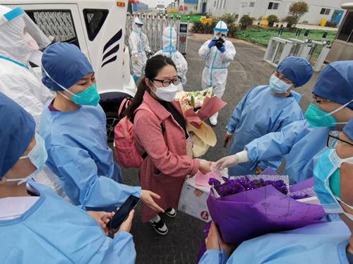 雷神山唯一孕妇患者出院：宝宝人生第一站要去辽宁大连看海