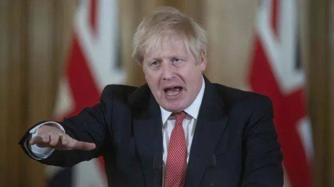 英首相：听妈妈的话，别去看望她