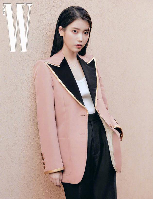 IU