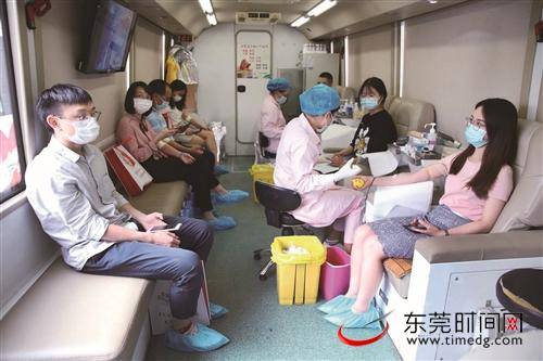 东莞市直机关单位组织无偿献血活动，300名党员干部献血