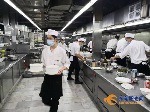 东莞：恢复堂食十天 餐厅堂食客流量上升