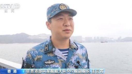 驻香港部队组织陆海空三军联合巡逻