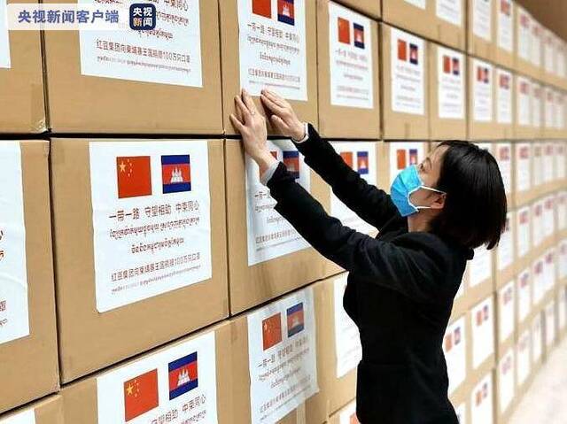 无锡两家企业向柬埔寨王国、日本共捐赠200万只口罩