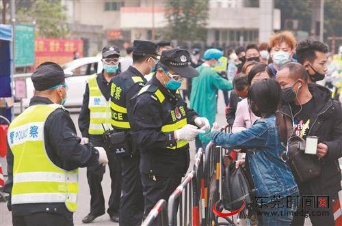 向着“双胜利”奋进㉝｜藏蓝警色驱散寒冬阴霾，金色盾牌护得春来花开