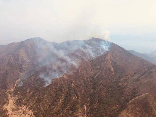 最新消息：四川西昌泸山正面明火全部扑灭