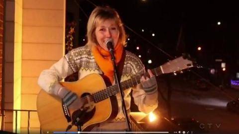 歌手玛莎·温赖特（Martha Wainwright）（图源 CTV新闻）