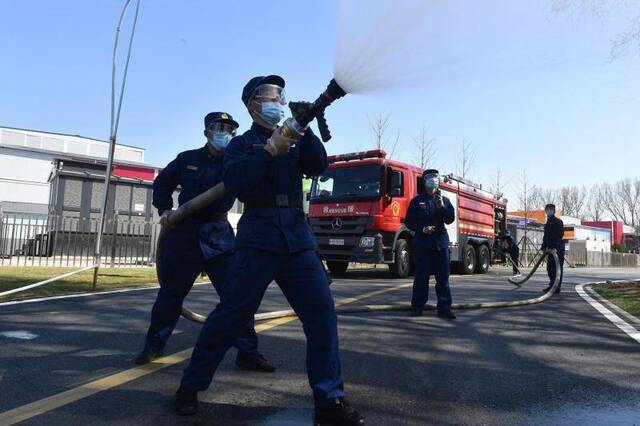 小汤山消防救援站55名队员：每天三万步守医护人员安全