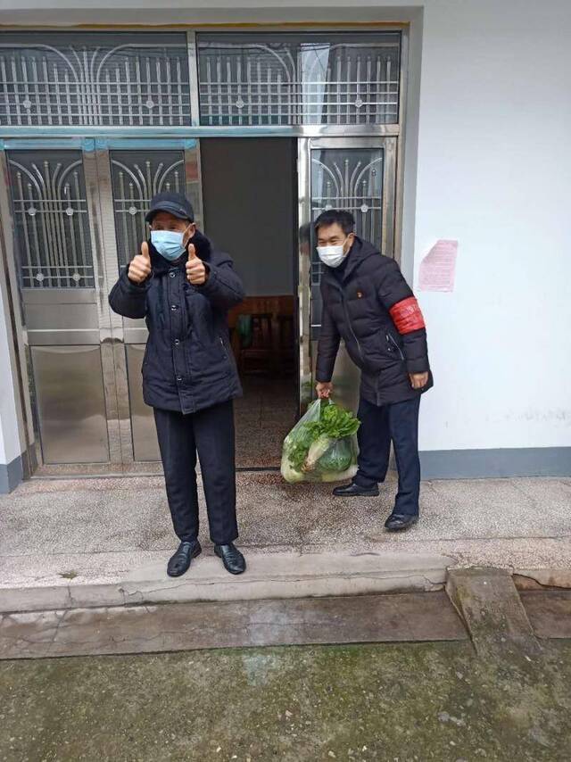 东城干部滞留湖北老家，在社区志愿服务一个月