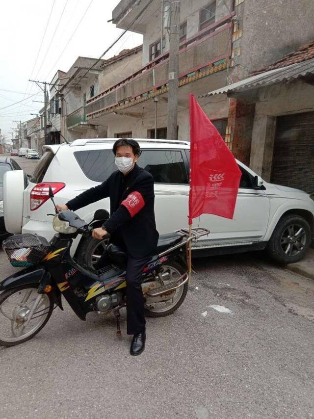 东城干部滞留湖北老家，在社区志愿服务一个月