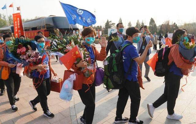 好好休息！国家援鄂医疗队抵酒店集中休整14天