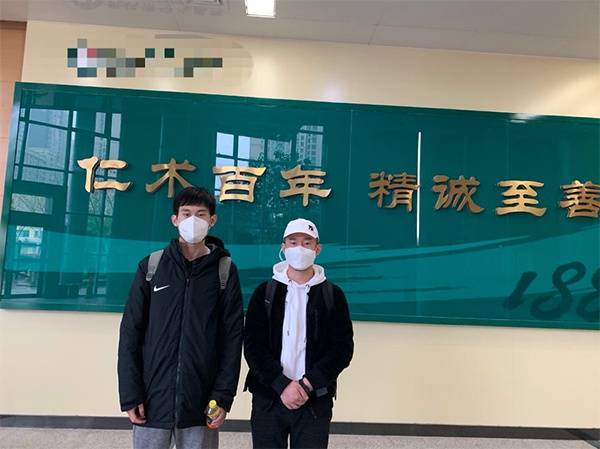 3月27日，公司两位员工去武汉某三甲医院提供网络安全服务。