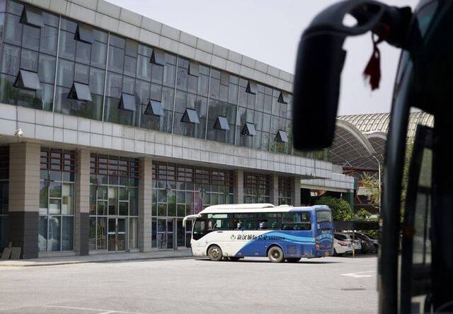  4月8日，武汉杨春湖长途客运站恢复的班次较少。