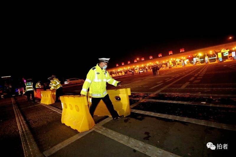 多图直击武汉解封第一时刻：火车！机场！高速！