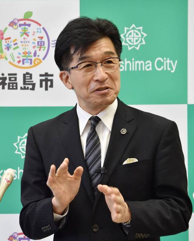 福岛市市长接受采访（时事通信社）