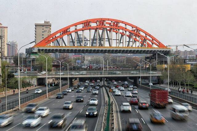 丰台特大桥成功跨越京沪铁路和西四环 组图