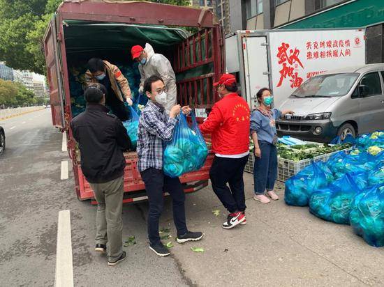 3月21日，3月25日，影子梦之队转运云梦心虔寺捐赠的蔬菜。