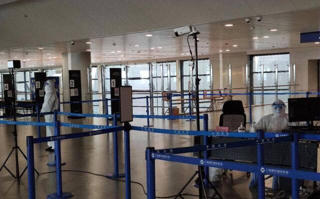  4月10日，上海浦东国际机场国际到达厅边检区域。受访者供图